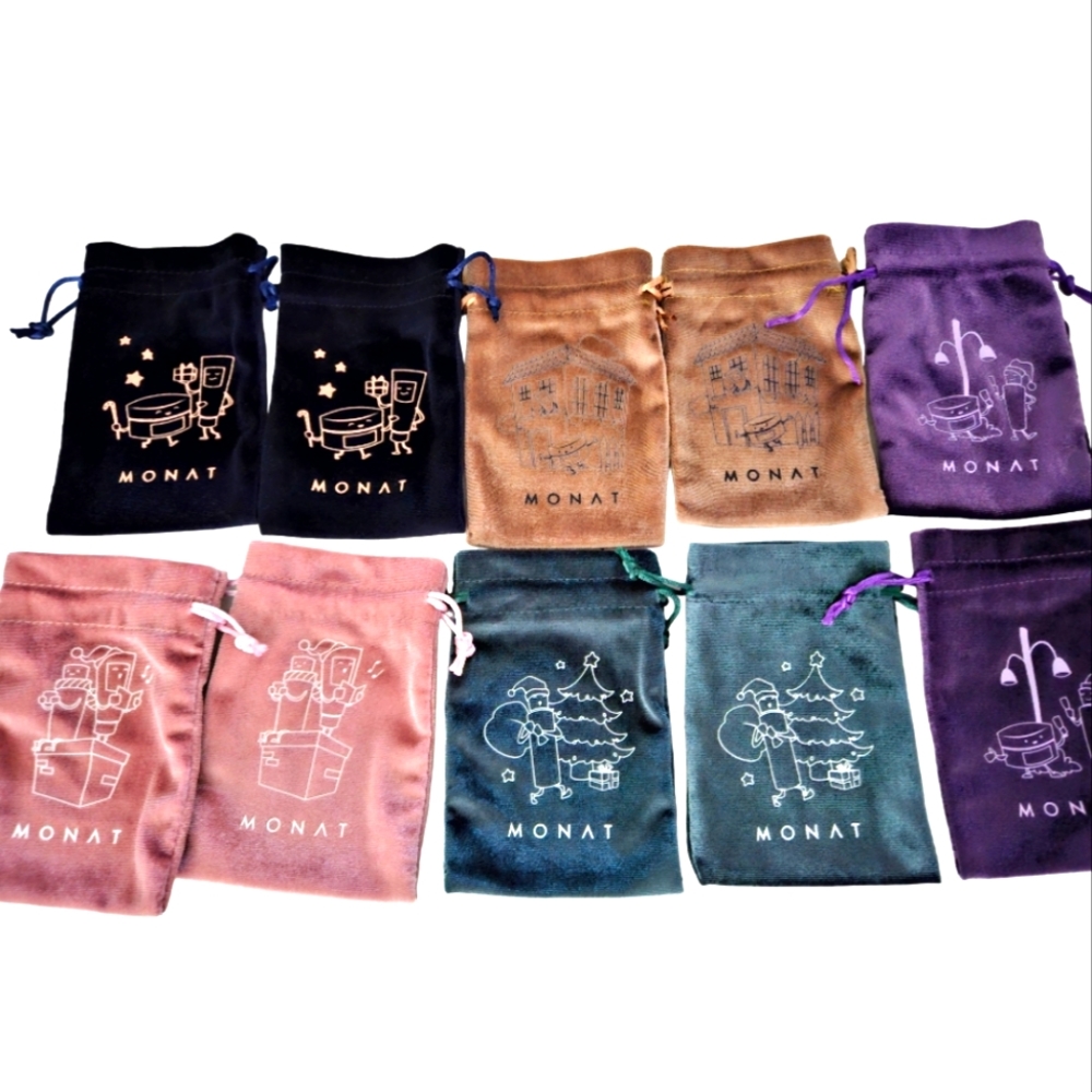 Monat 10 velvet pouch set